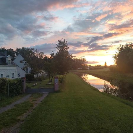 Petite Maison Au Bord Du Canal, 8' Zoo De Beauval, Pmr Нуае-сюр-Шер Экстерьер фото